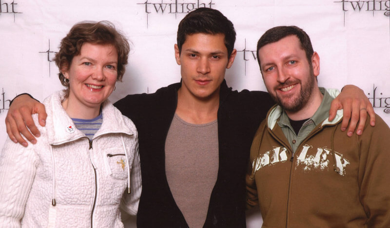 How tall is Alex Meraz