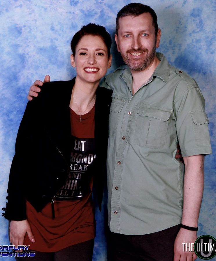 How tall is Chyler Leigh