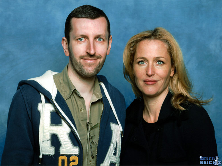 How tall is Gillian Anderson