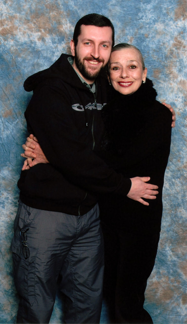 How tall is Jacqueline Pearce