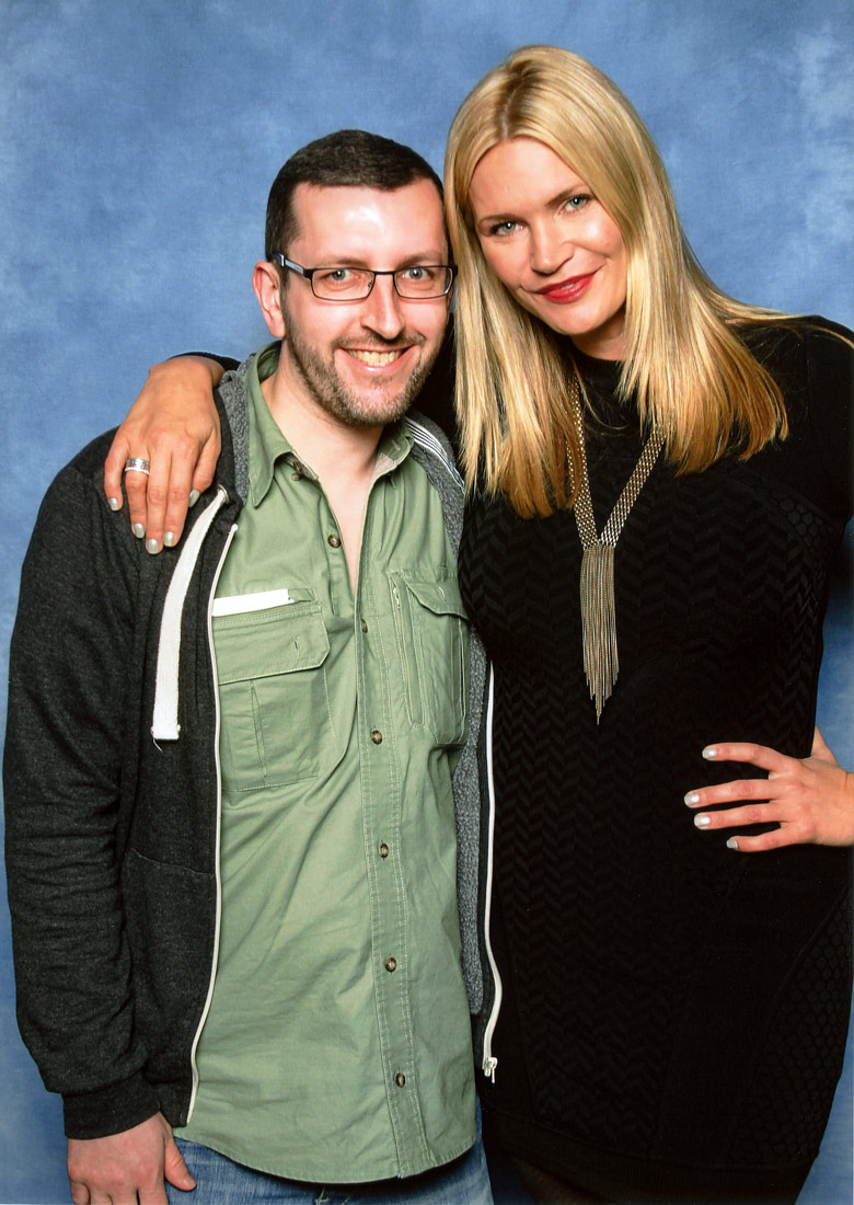 How tall is Natasha Henstridge