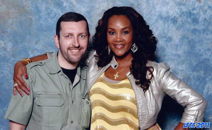 How tall is Vivica A Fox