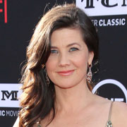 Height of Daphne Zuniga