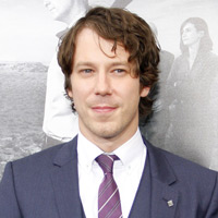 Height of John Gallagher Jr.