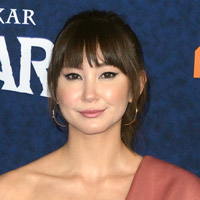 Height of Kimiko Glenn