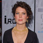 Height of Lara Flynn Boyle