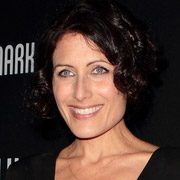 Height of Lisa Edelstein