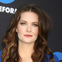 Height of Meghann Fahy