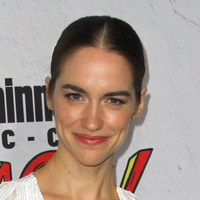 Height of Melanie Scrofano