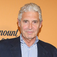 Height of Michael Nouri