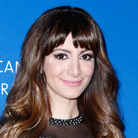 Height of Nasim Pedrad