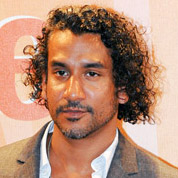 Height of Naveen Andrews