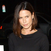 Height of Rhona Mitra