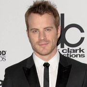 Height of Robert Kazinsky