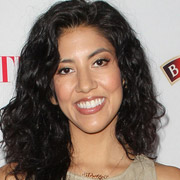 Height of Stephanie Beatriz