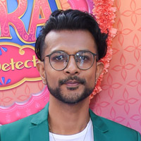 Height of Utkarsh Ambudkar