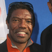 Height of Vondie Curtis-Hall