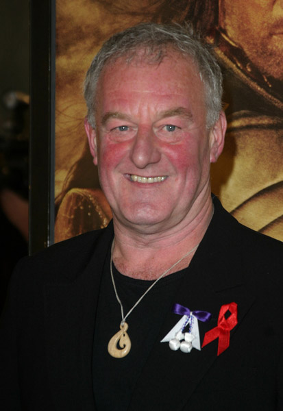 How tall is Bernard Hill