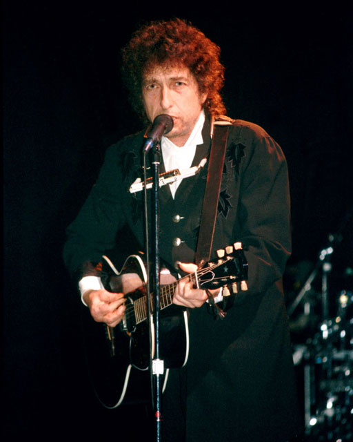 How tall is Bob Dylan