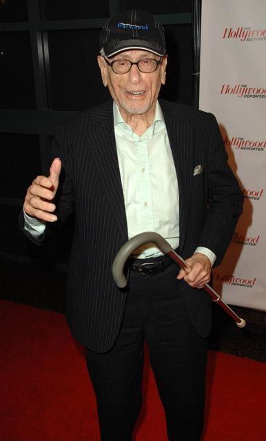 How tall is Eli Wallach