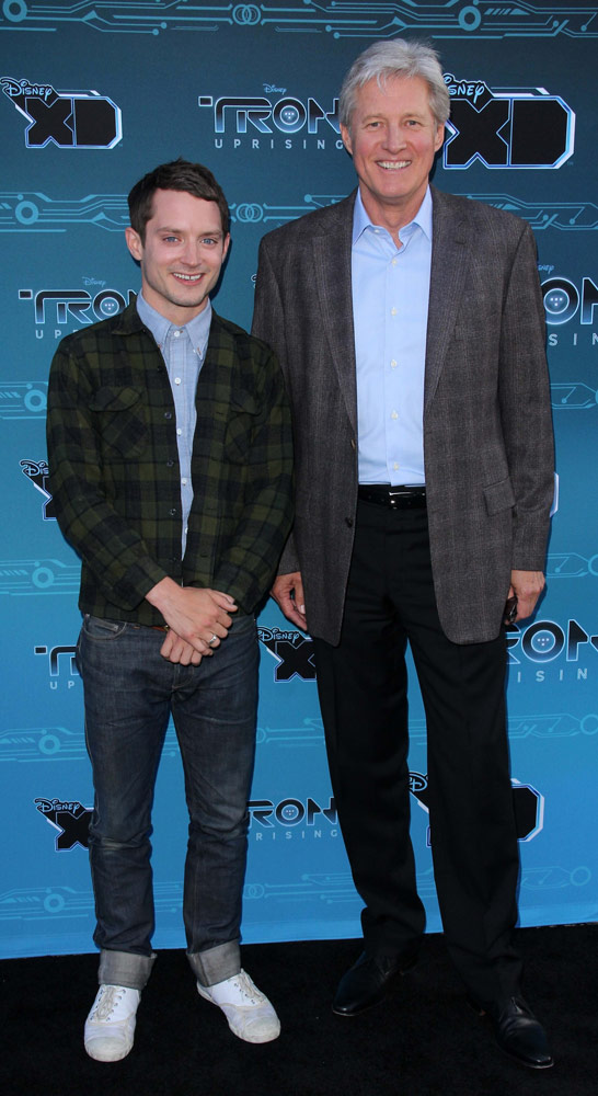 How tall is Elijah Wood