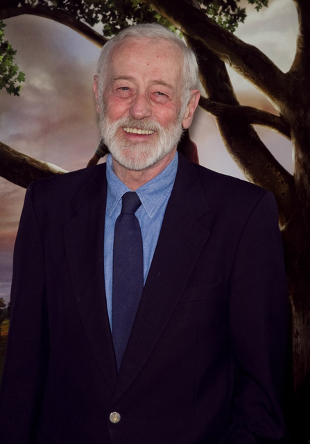 How tall is John Mahoney