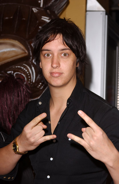 How tall is Julian Casablancas