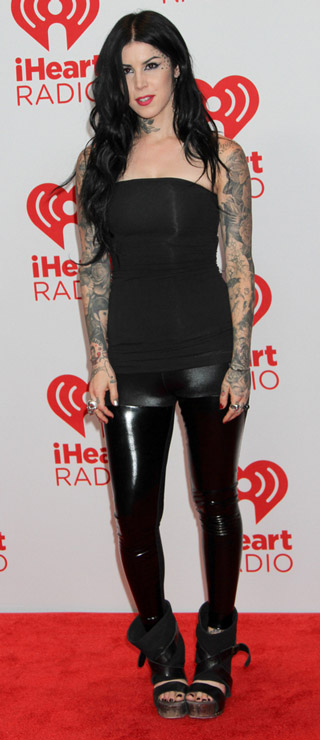 How tall is Kat Von D