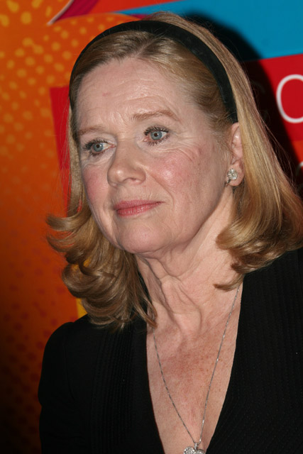 How tall is Liv Ullmann