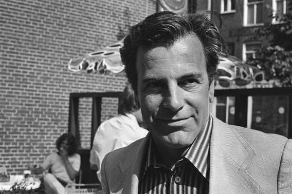 How tall is Maximilian Schell