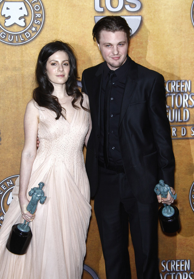 How tall is Michael Pitt