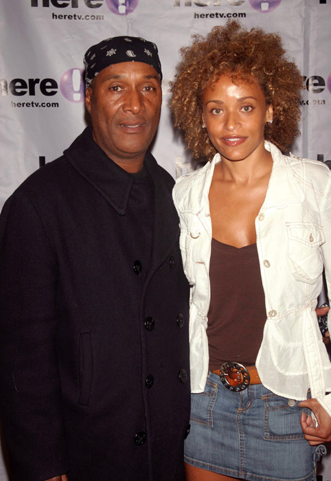 How tall is Paul Mooney