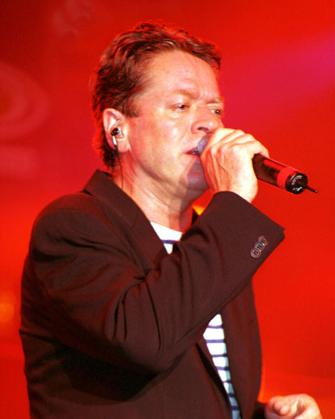 How tall is Robert Palmer