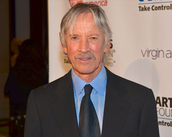 How tall is Scott Glenn