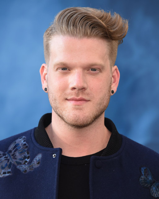 How tall is Scott Hoying