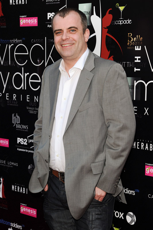 How tall is Simon Gregson