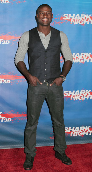 How tall is Sinqua Walls