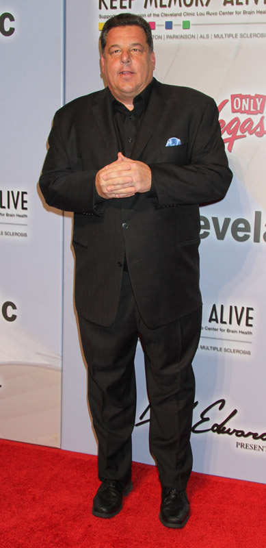 How tall is Steve Schirripa