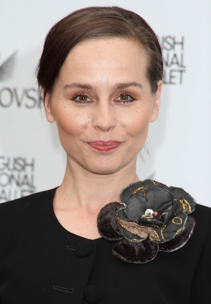 How tall is Tara Fitzgerald