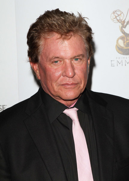 How tall is Tom Berenger