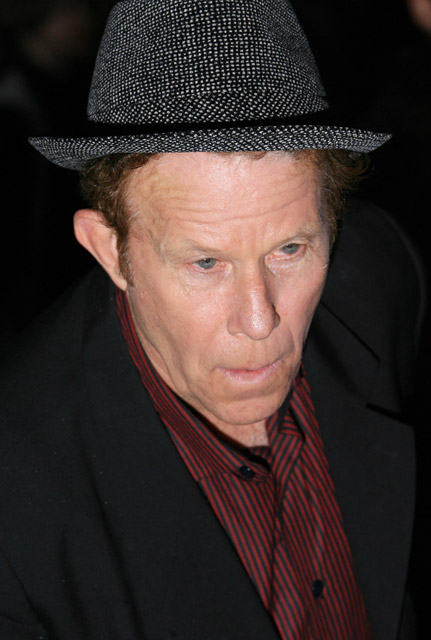 How tall is Tom Waits