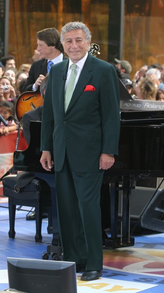 How tall is Tony Bennett