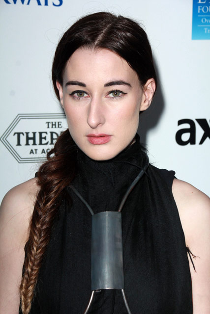 How tall is Zola Jesus